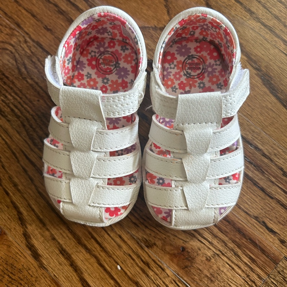 Wonder Nation size 4 toddler Sandals